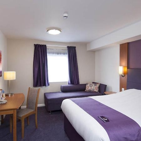 Premier Inn Glasgow City - George Square Exterior foto