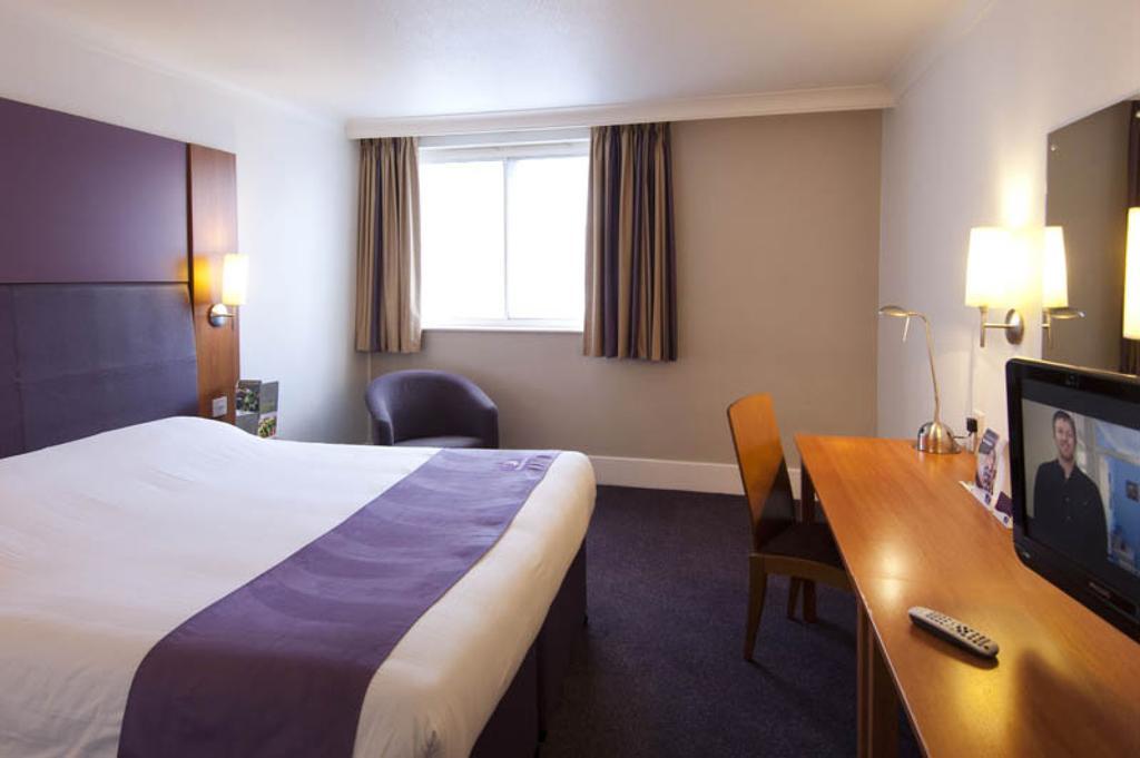 Premier Inn Glasgow City - George Square Exterior foto