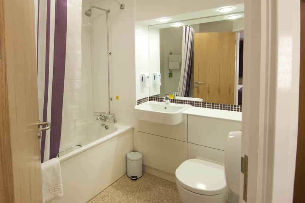 Premier Inn Glasgow City - George Square Exterior foto