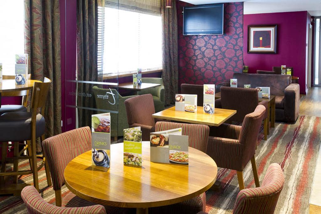 Premier Inn Glasgow City - George Square Exterior foto