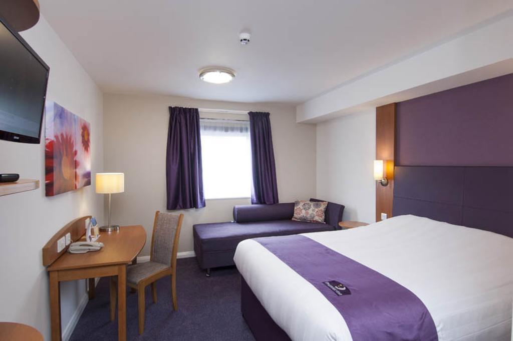 Premier Inn Glasgow City - George Square Exterior foto