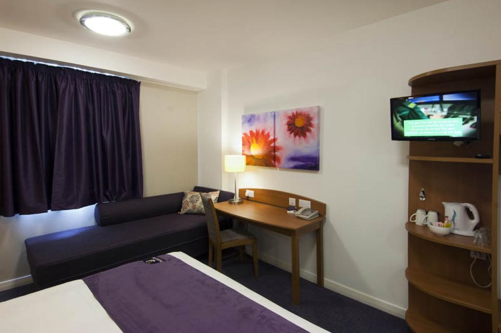 Premier Inn Glasgow City - George Square Exterior foto