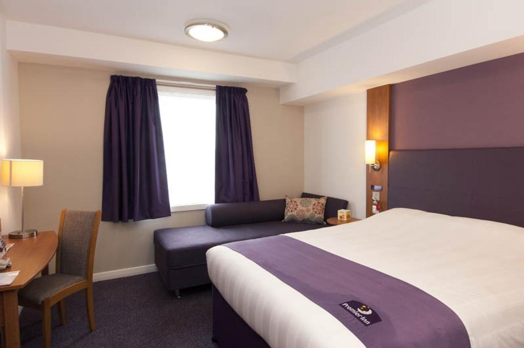 Premier Inn Glasgow City - George Square Exterior foto